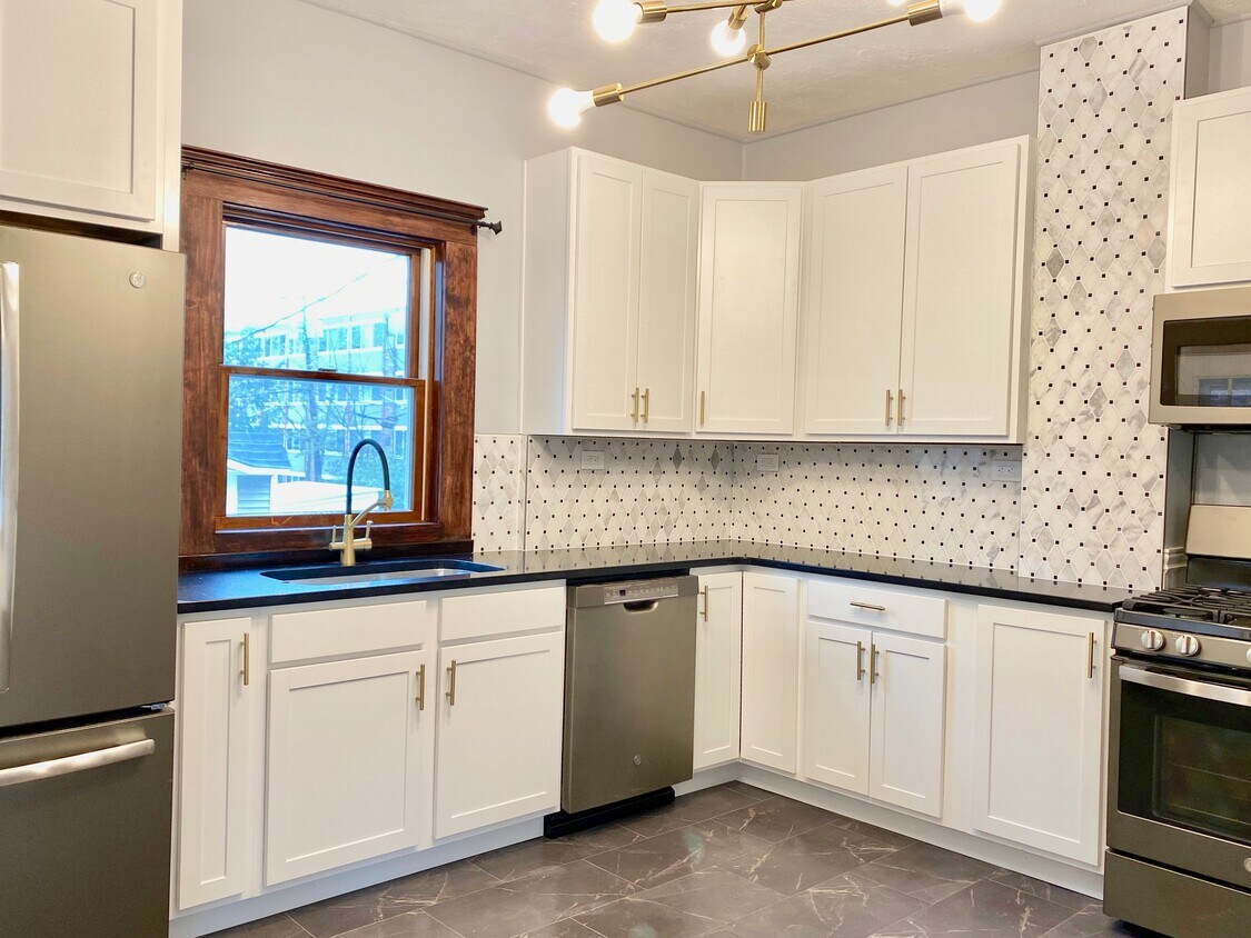 1346 Edwards Ave, Lakewood, OH 44107 House Rental in Lakewood, OH