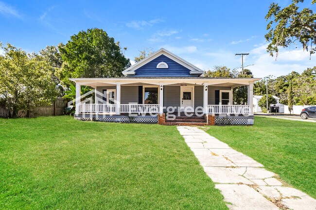 Building Photo - 600 S Center St