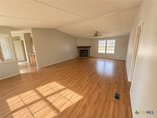 Foto del edificio - 156 Sonnyland Dr