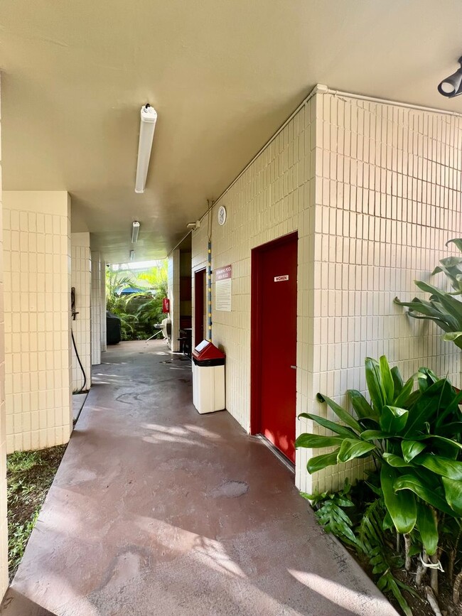 Foto del edificio - Convenient 2/2/1 with Lanai
