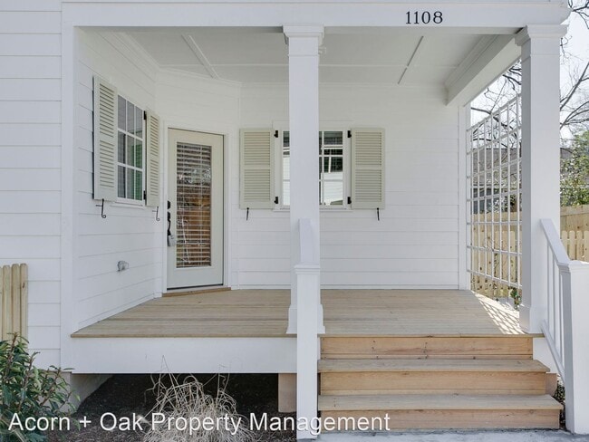 Building Photo - 3 br, 2.5 bath House - 1108 N Hyde Park Av...