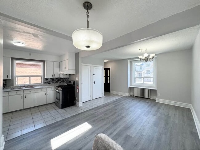 Building Photo - 3 Bed 1 Bath - House