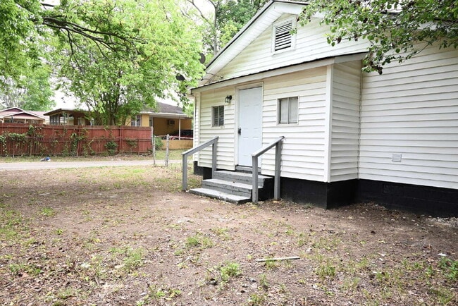 Building Photo - 715 13th St N