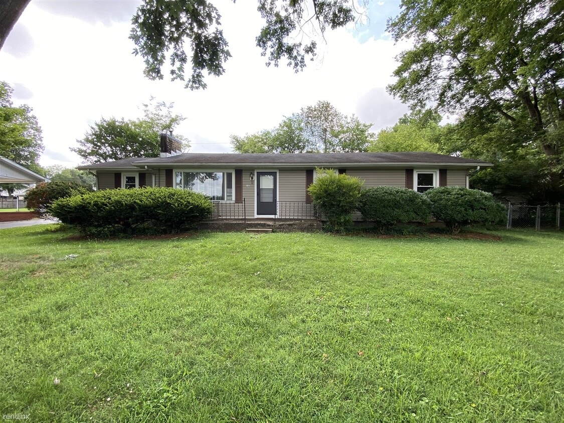 4 br, 1.5 bath House 2122 Creason St House Rental in Bowling Green