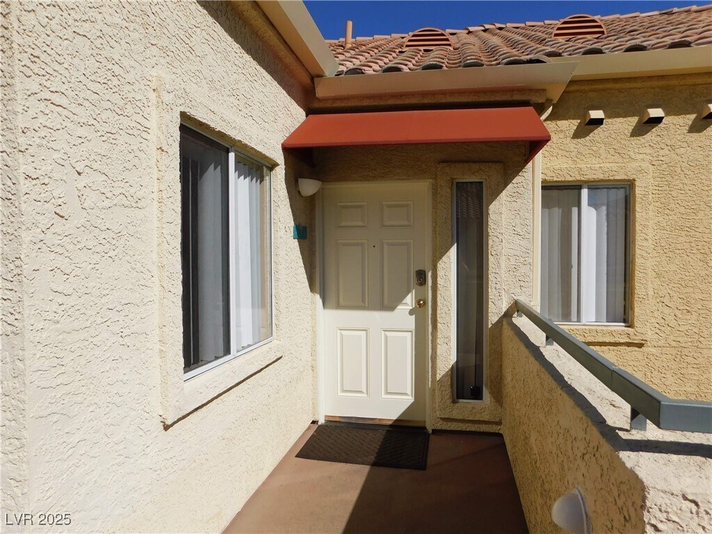 Primary Photo - 260 E Flamingo Rd