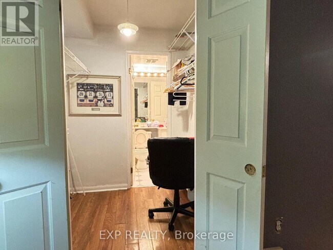 Building Photo - 101 Subway Crescent