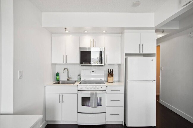 Photo du bâtiment - 1125 W 12th Ave