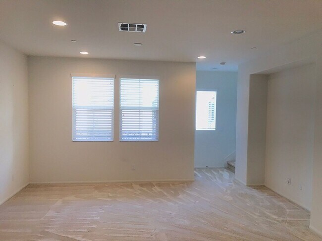 Building Photo - Beautiful 2 Bedroom Condominium with Attached Garage Located in Gated Community of Eastvale