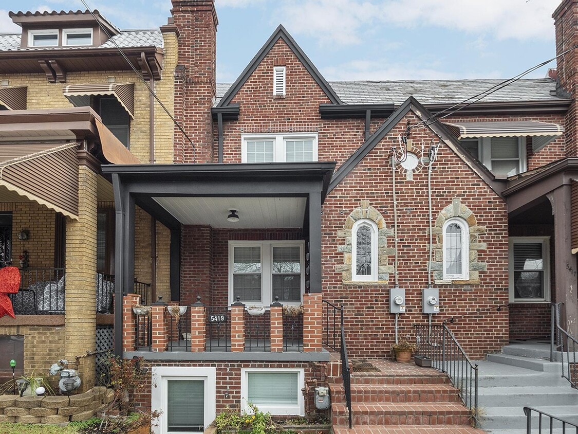 Foto principal - Brightwood Park townhouse near Fort Totten Metro