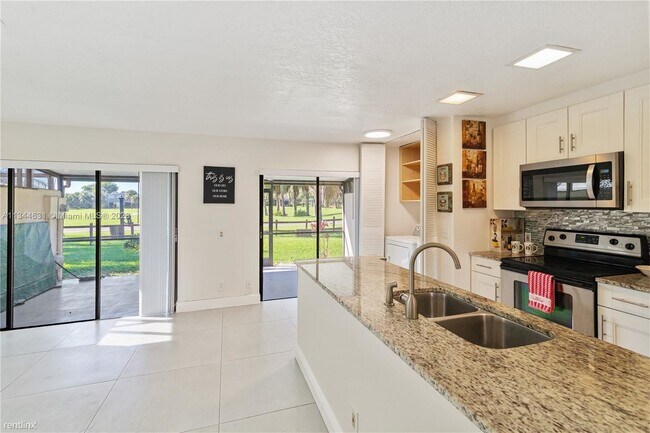 Foto del edificio - 3 br, 2.5 bath Townhome - 1660 W Golfview ...