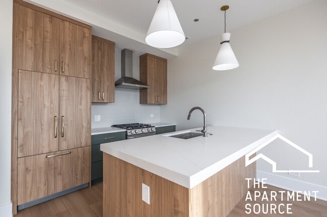 Photo - 1620 W Grand Ave Apartment