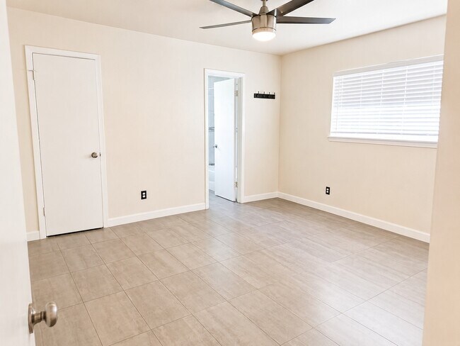 Foto del edificio - 9650 Windswept Ln
