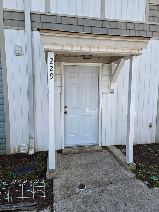Building Photo - 229 Oxford Ct