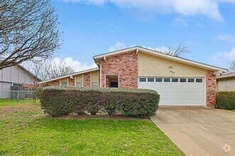 Building Photo - 804 Forest Glen Dr