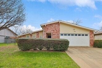 Building Photo - 804 Forest Glen Dr