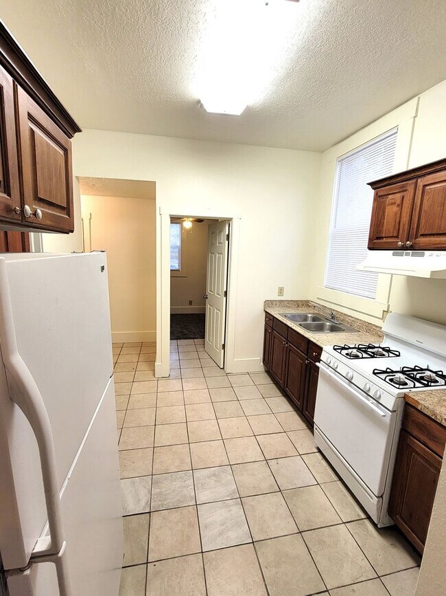 Building Photo - Liberty - Bell Duplex
