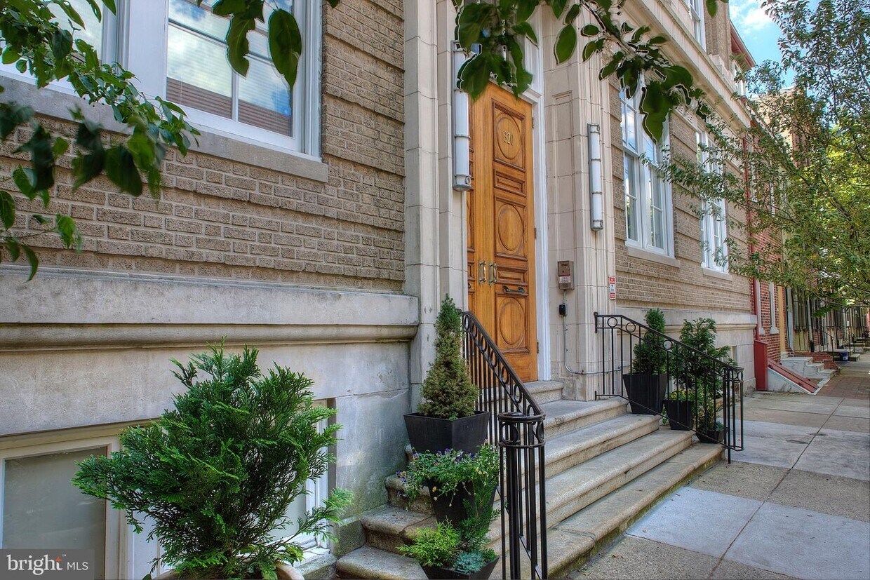 Primary Photo - 314-320 Catharine St