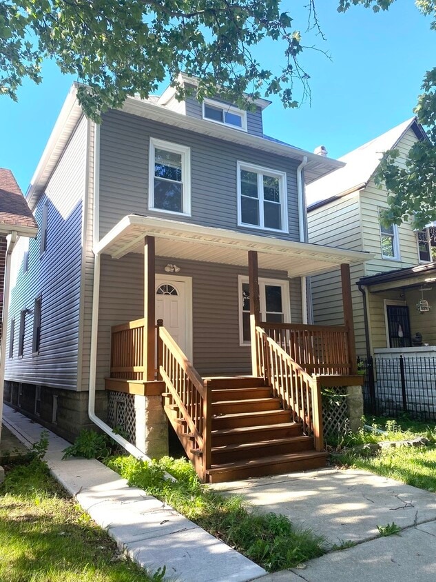 Primary Photo - 4838 W Belden Ave