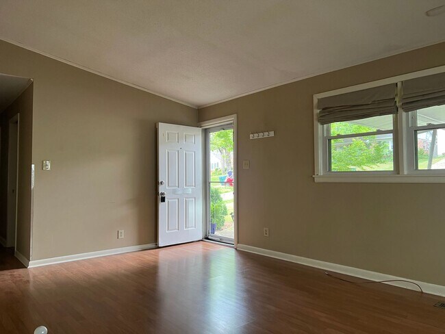 Building Photo - 7803 Delray Dr, Little Rock AR 722207 - Wo...