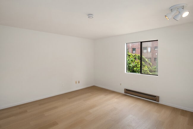 Building Photo - 4911 Fremont Ave N