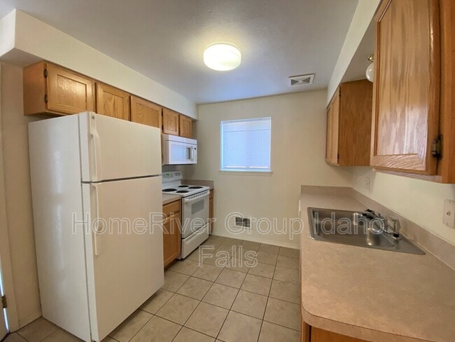 Building Photo - 3184 Chasewood Dr