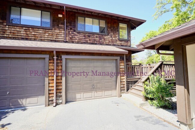 Building Photo - -Application Pending- Charming 2 Bed, 2.5 ...