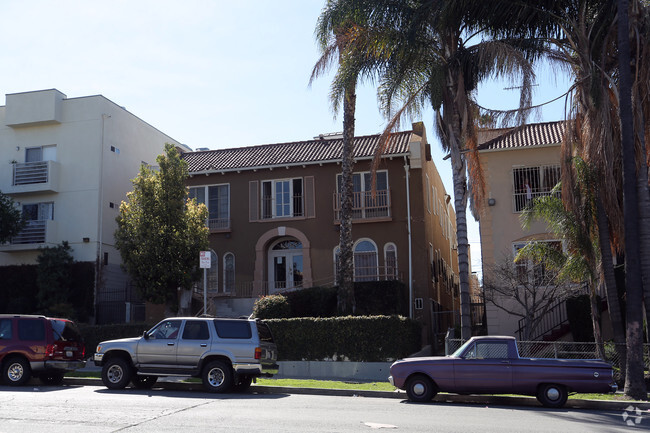 Foto del edificio - 4152 Rosewood Ave