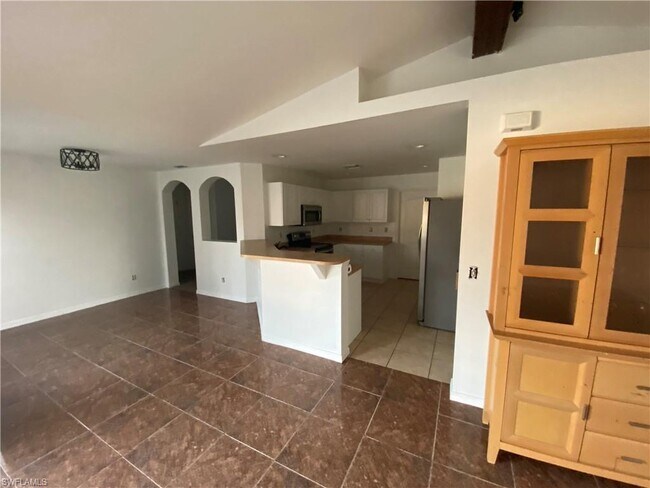 Foto del edificio - 601 Tropicana Pkwy W