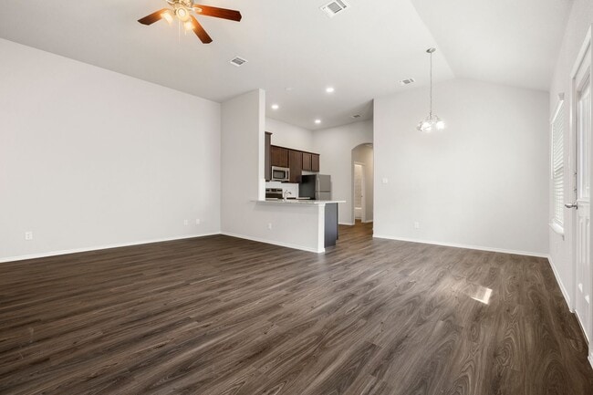 Building Photo - GORGEOUS 3 BEDROOM DUPLEX LOCATED IN CONVE...
