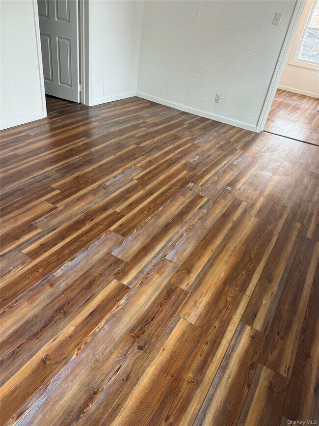 Building Photo - 36 King St