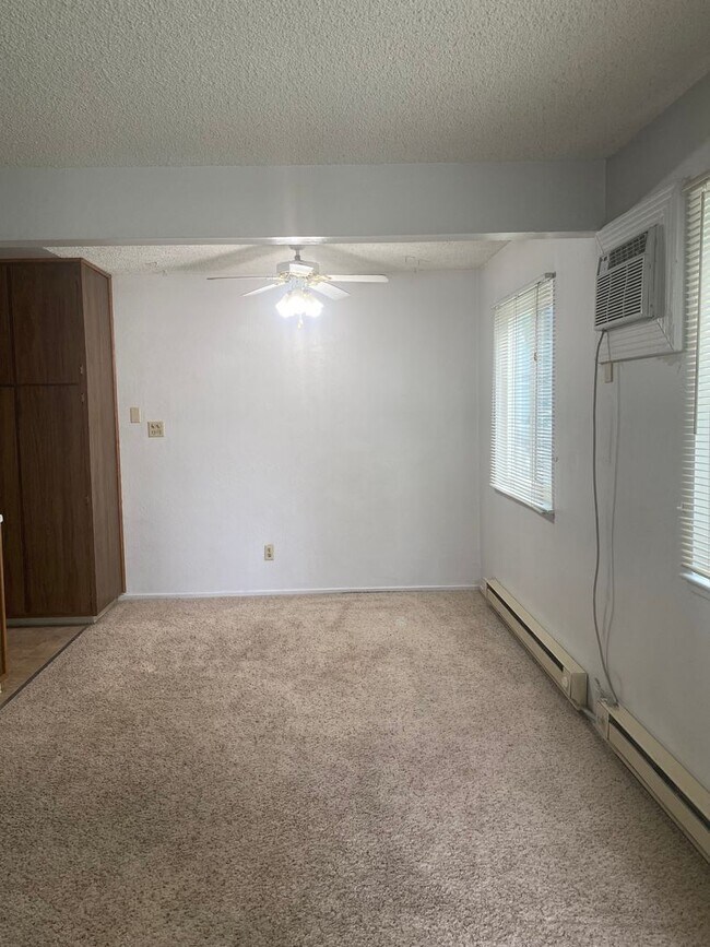Foto del edificio - 621 Oakwood Dr