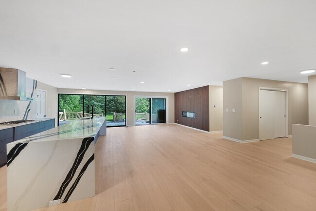 Foto del edificio - 11110 Highland Dr