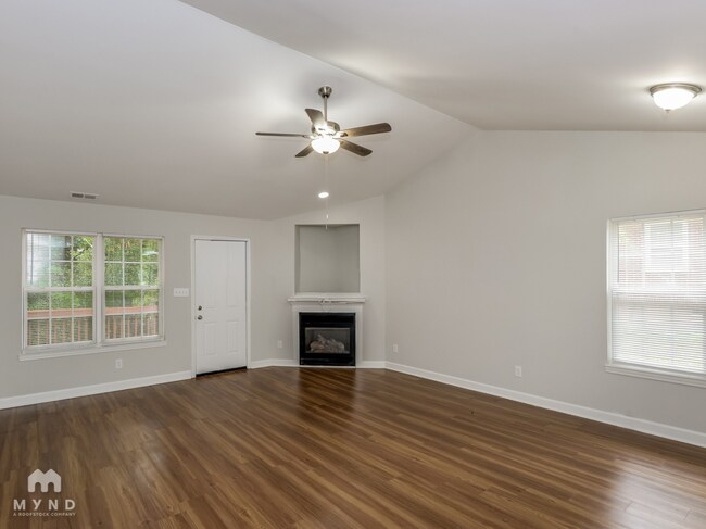 Foto del edificio - 919 Crestmere St