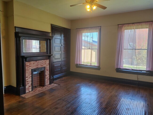 Building Photo - 1703 St. Mary's Avenue