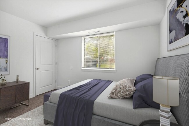 Building Photo - Hampton Manor Apartments & Townhomes
