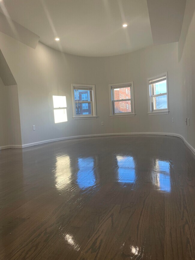 Foto del edificio - 1419 Beacon St