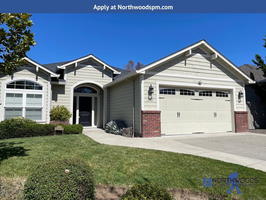 3787 Calle Vista Dr, Medford, OR 97504 House Rental in Medford, OR