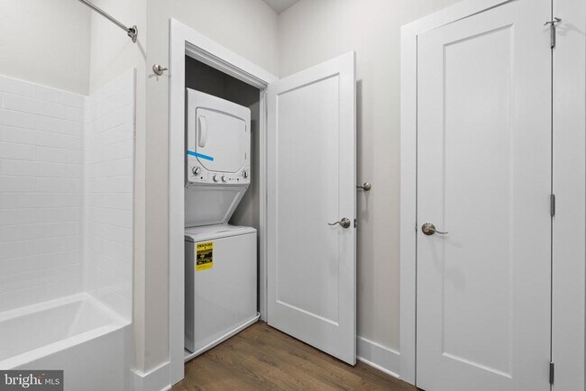 Foto del edificio - 30 W Broad St