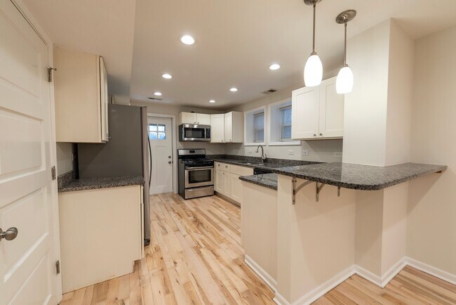 Foto del edificio - 5039 N Troy St