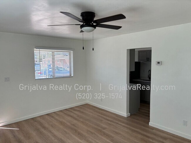 Foto del edificio - 4541 E 18th St