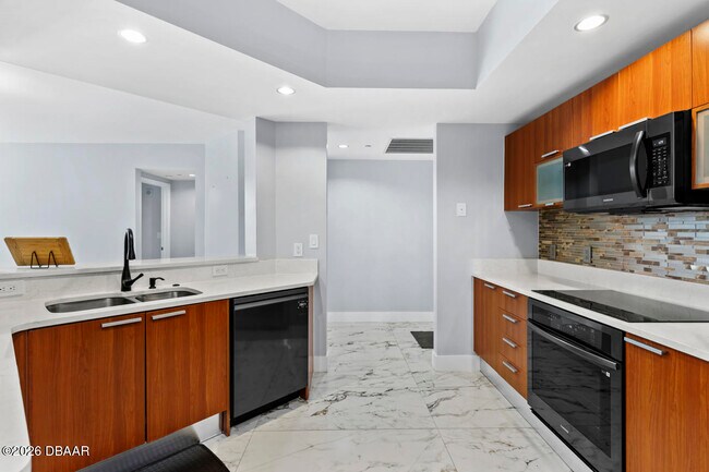 Foto del edificio - 241 Riverside Dr