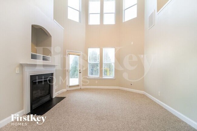 Foto del edificio - 124 Rosewalk Ln