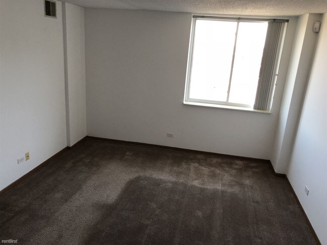 Foto del edificio - 150 W St Charles Rd