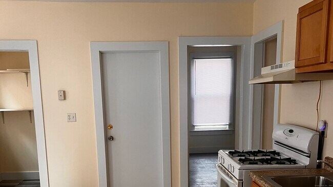 Foto del edificio - 552 Winthrop Ave