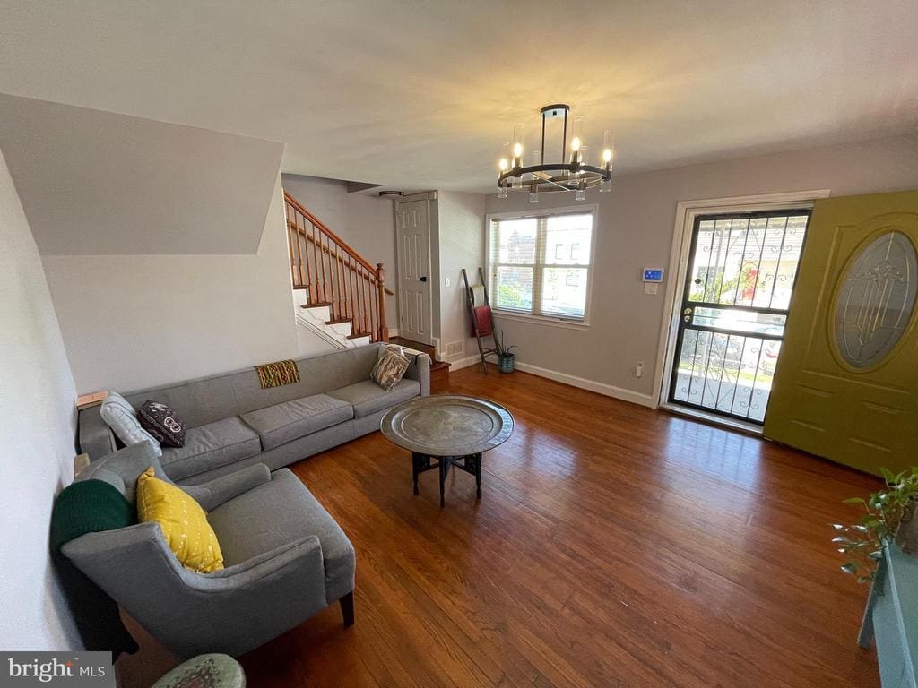 Primary Photo - 553 Foxhall Pl SE