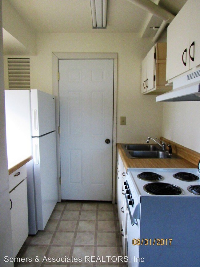 Building Photo - 2021 Blueberry St