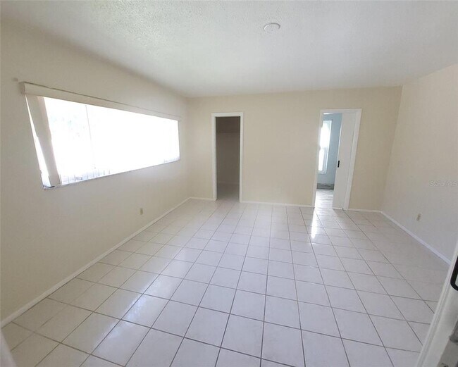 Foto del edificio - 831 SW 49th Terrace