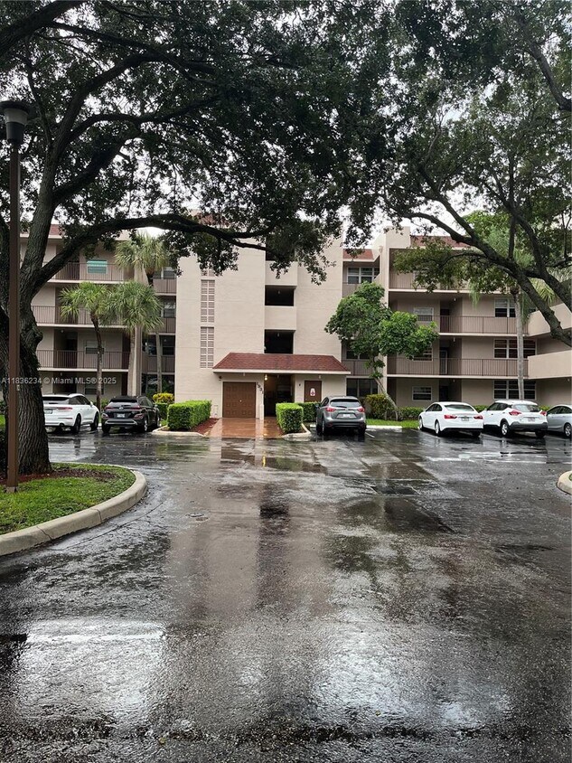 Foto principal - 1931 Sabal Palm Dr