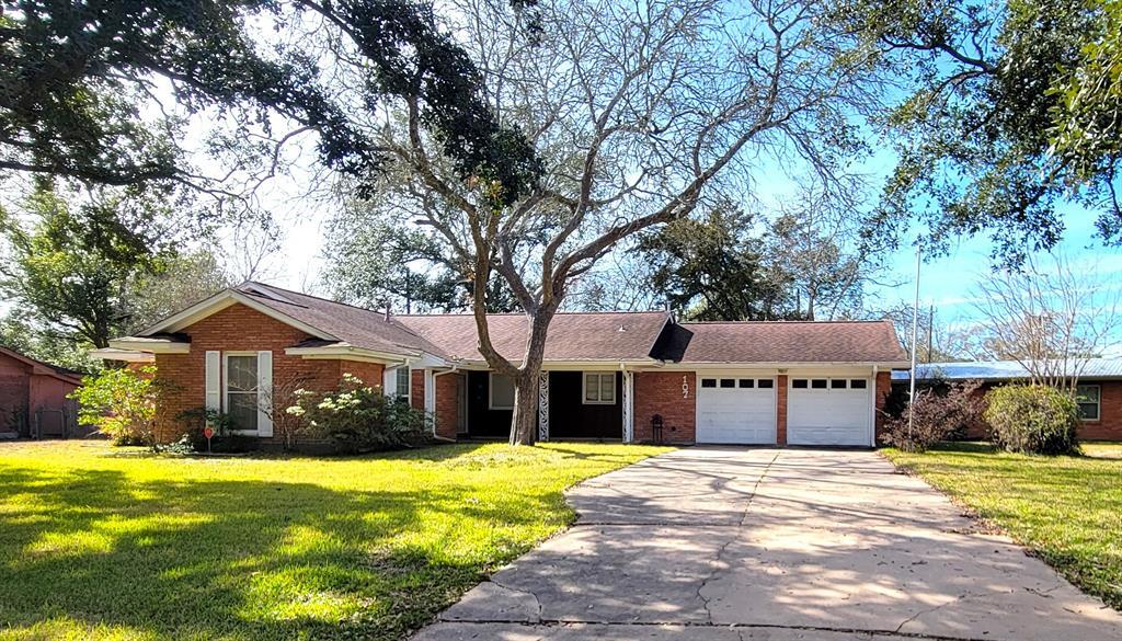 107 Crestview Dr, Hitchcock, TX 77563 House Rental in Hitchcock, TX