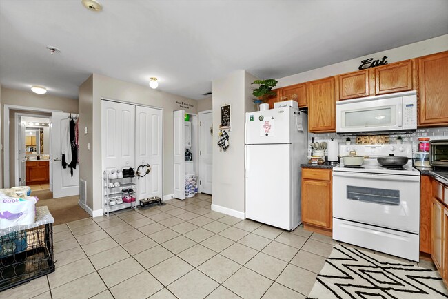 Building Photo - 3423 Ridgeland-304